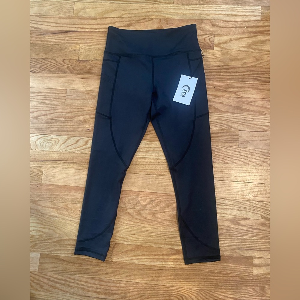 Black Pocket Light n Tight Hi-Rise Capri 24” RC, 8-10, NWTB